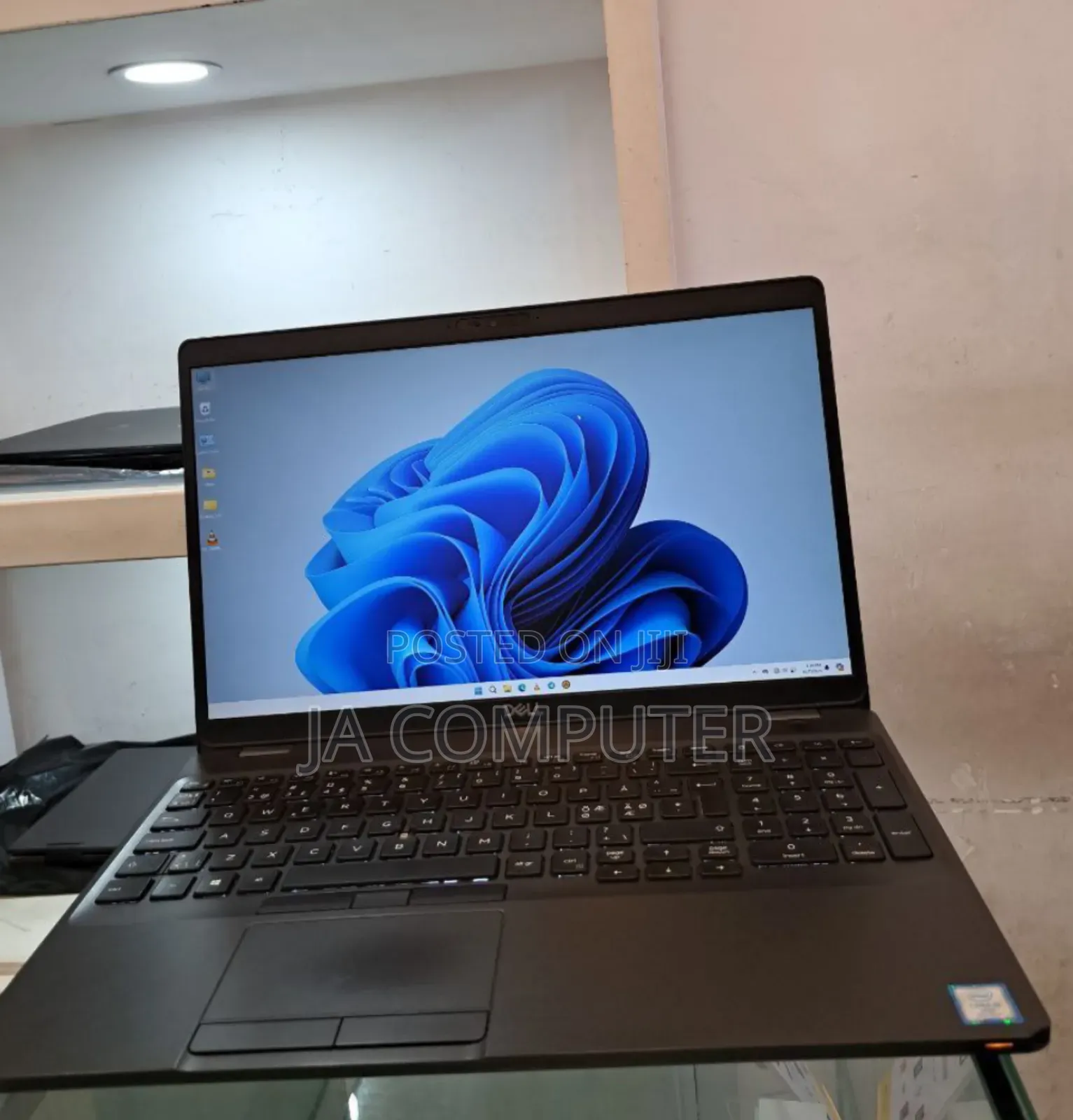 New Laptop Dell Latitude 5310 8GB Intel Core I5 SSD 256GB