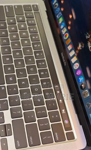 New Laptop Apple MacBook Pro 2020 16GB Intel Core I7 SSD 512GB