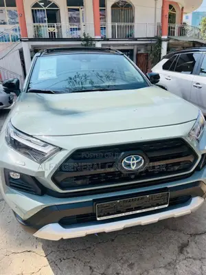 Photo - New Toyota RAV4 2024 Green