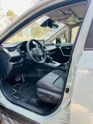 New Toyota RAV4 2024 Green