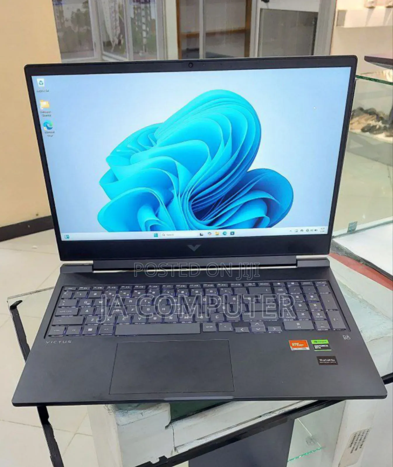 New Laptop HP Victus 16 16GB AMD Ryzen 7 SSD 1T