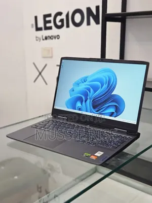 New Laptop Lenovo LOQ 15IRH8 16GB AMD Ryzen 7 SSD 512GB