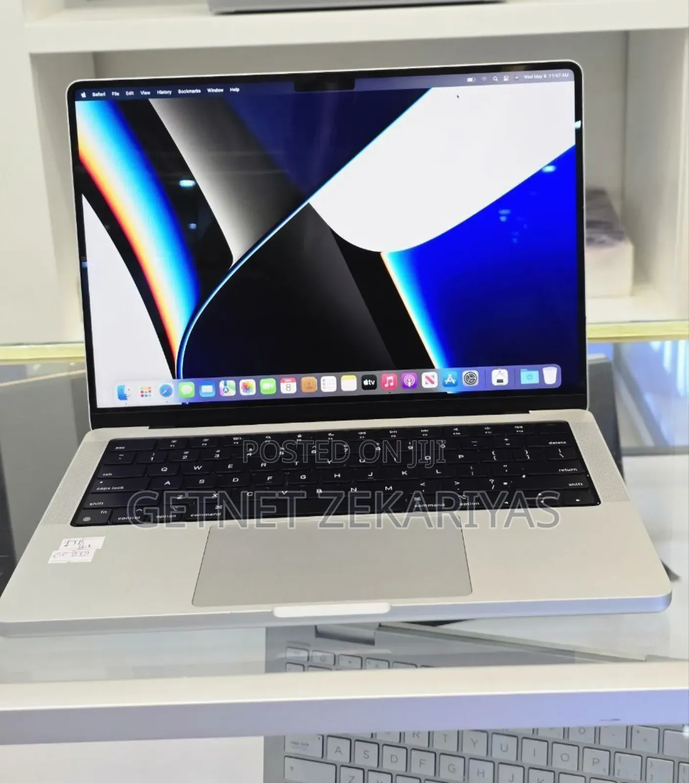 New Laptop Apple MacBook Pro M1 16GB Apple M1 Pro SSD 512GB
