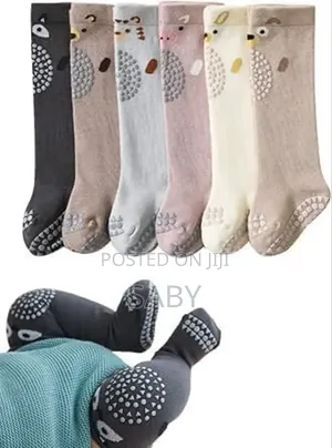 Photo - High Knee Baby Crawling Socks