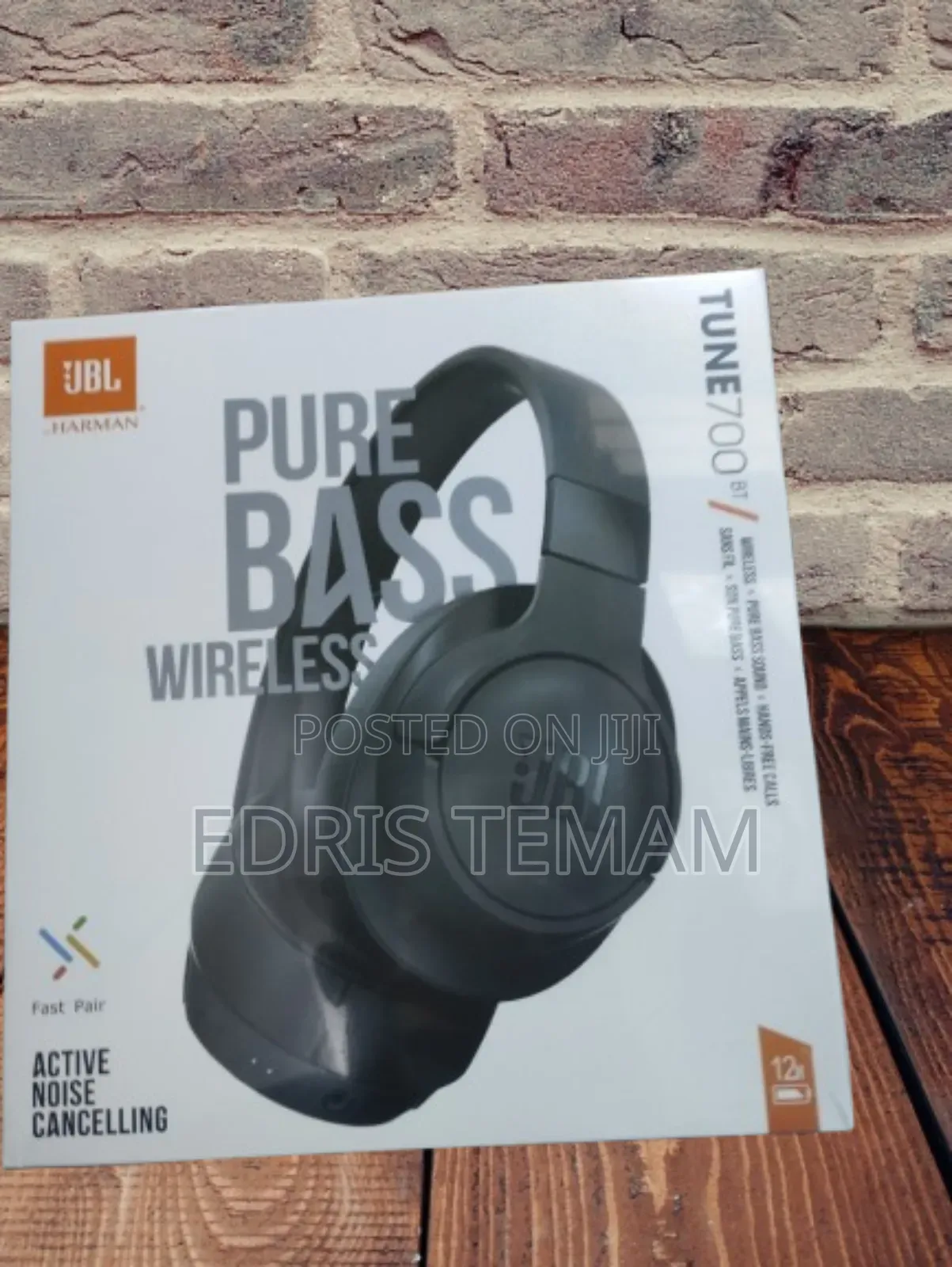 JBL Tune 700bt: Premium Sound,Long Battery Life