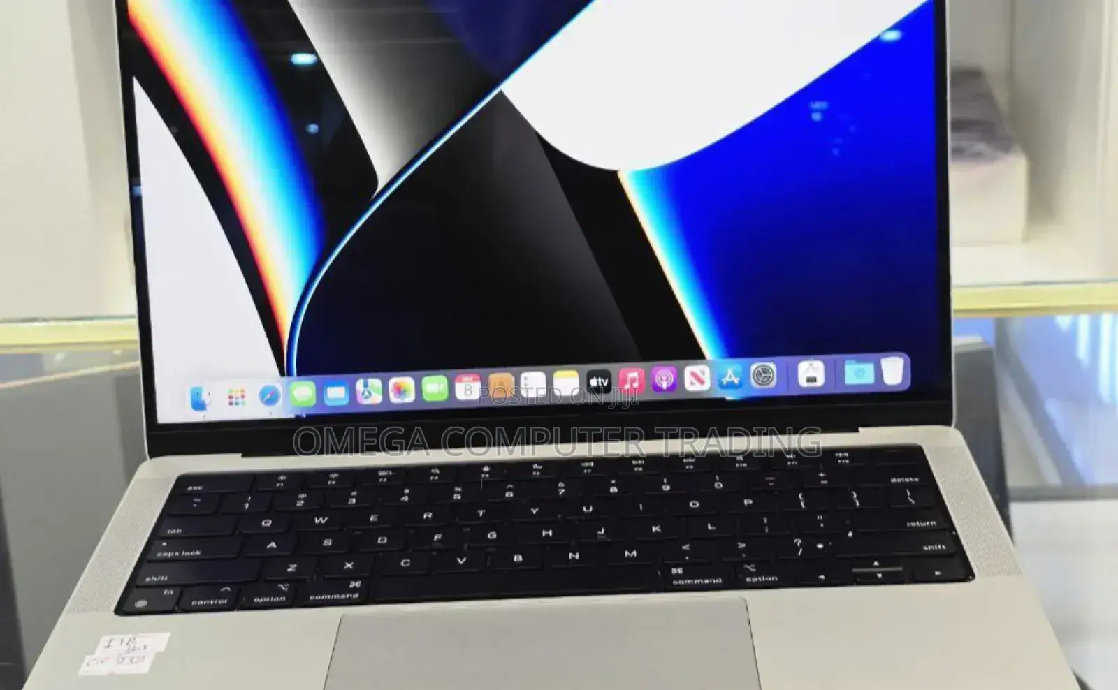New Laptop Apple MacBook Pro M1 16GB Apple M1 Pro SSD 512GB