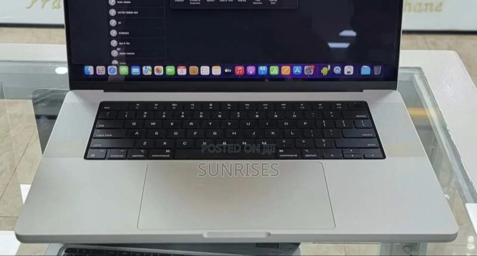 New Laptop Apple MacBook Pro M1 16GB Apple M1 Pro SSD 512GB