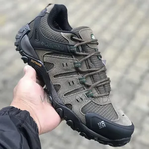 Photo - Columbia Waterproof Low Master Quality Shoes