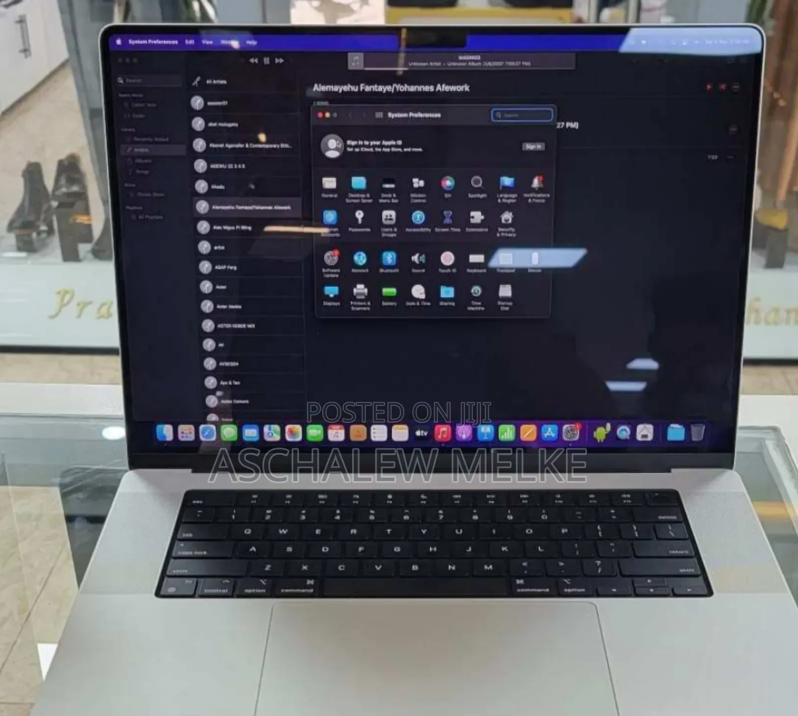 New Laptop Apple MacBook Pro M1 16GB Apple M1 Pro SSD 512GB