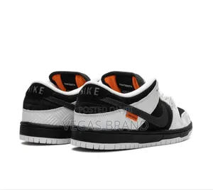 Nike SB Dunk Low Black White Sneaker Master Quality Shoes