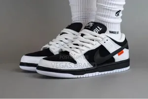 Photo - Nike SB Dunk Low Black White Sneaker Master Quality Shoes