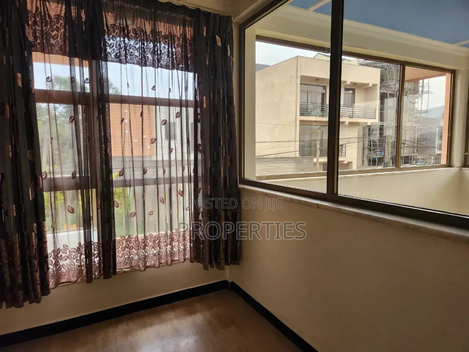 Furnished 5bdrm Townhouse / Terrace in Arada for rent
