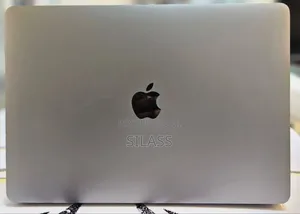 Photo - New Laptop Apple MacBook Pro 2017 16GB Intel Core I7 SSD 512GB