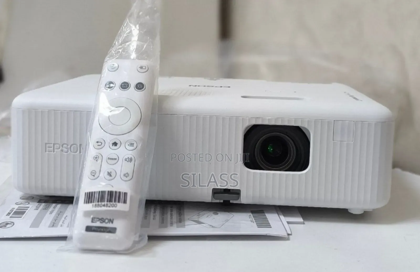 Brand New Epson Projector CO-W01 With Manual and Remote