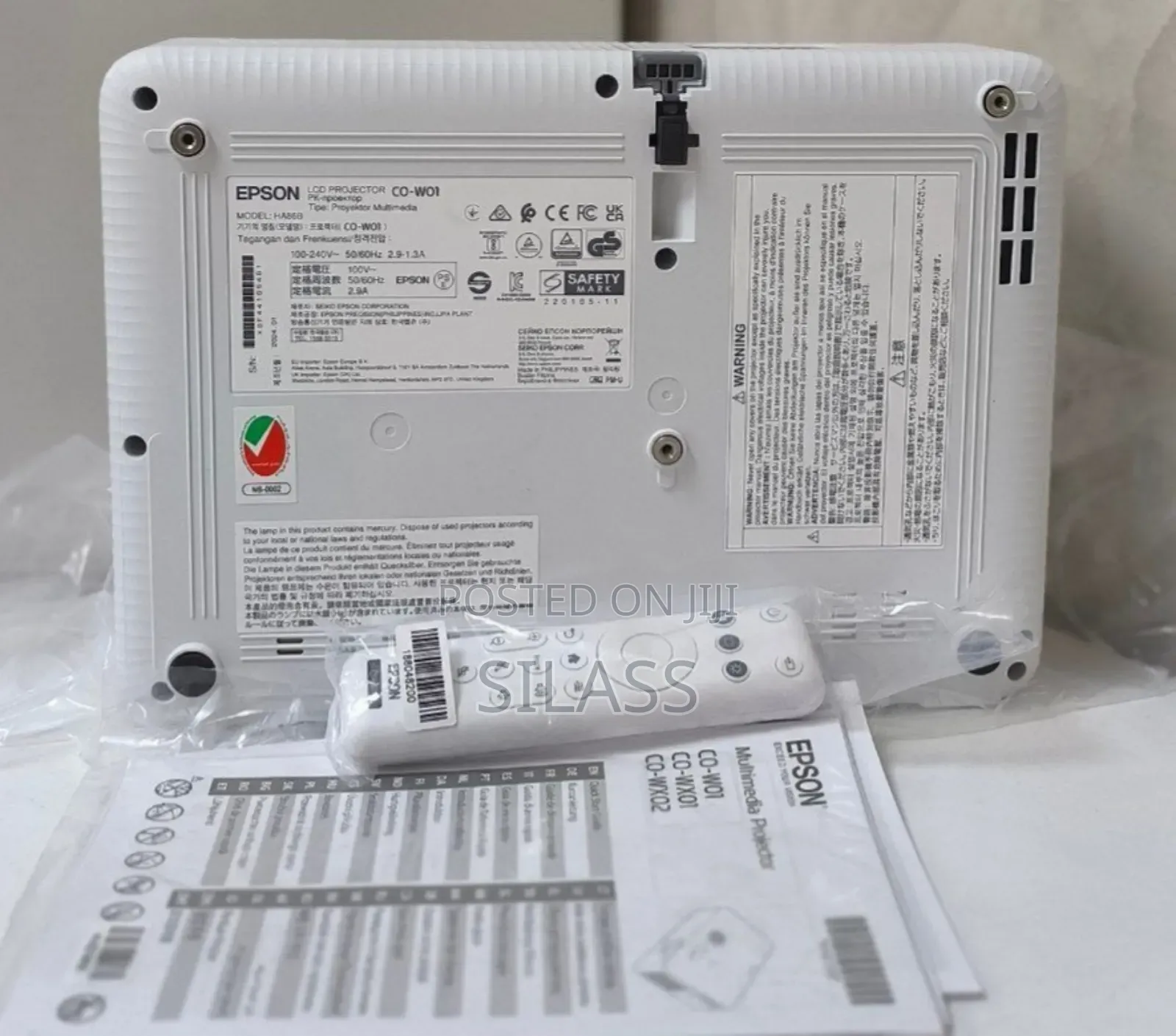 Brand New Epson Projector CO-W01 With Manual and Remote