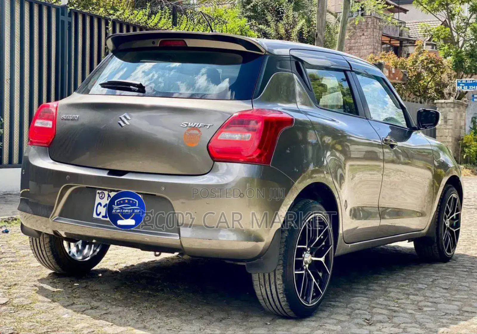 Suzuki Swift 2022 Gray