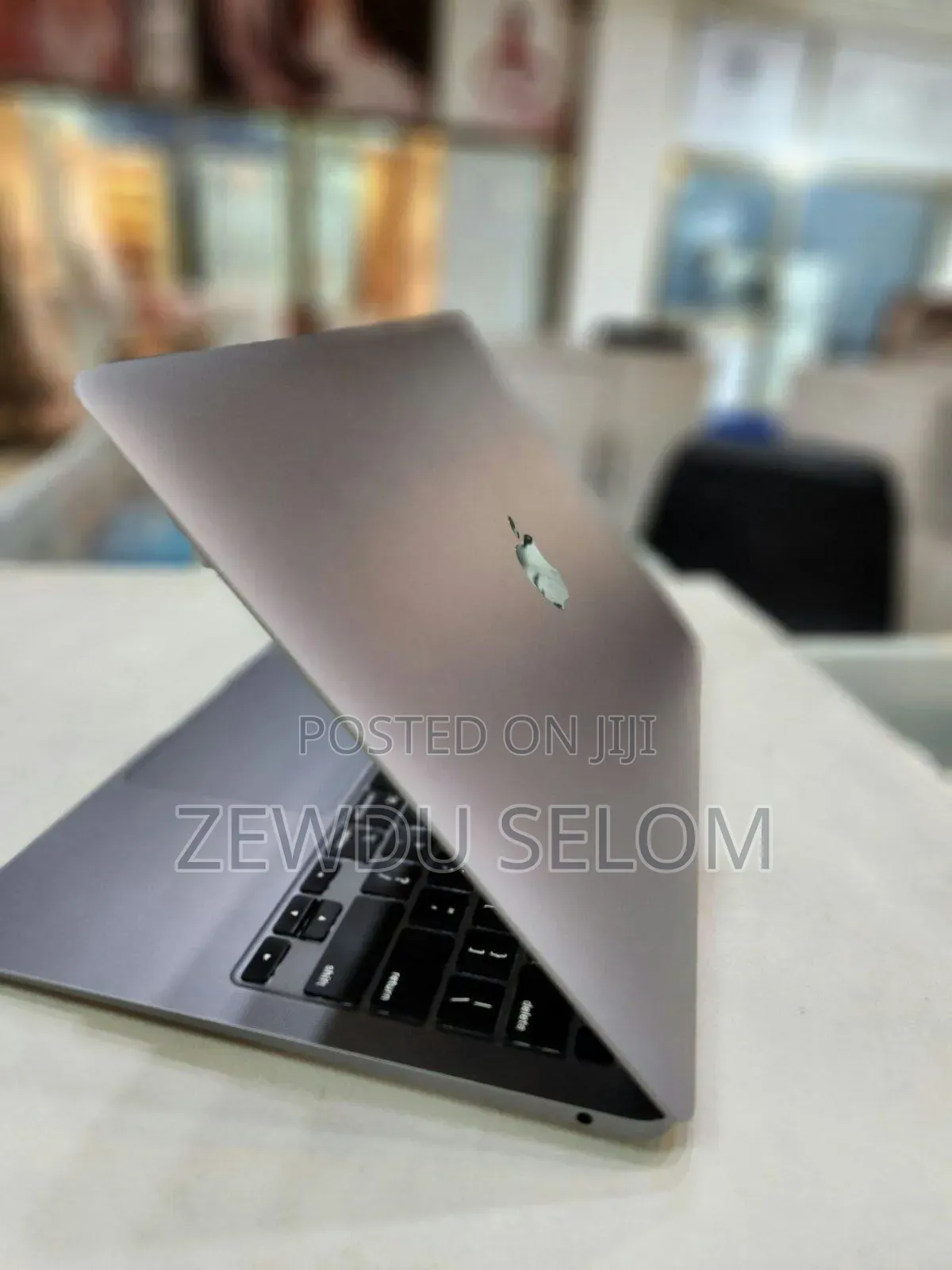 Laptop Apple MacBook Air 2020 8GB Intel Core I3 SSD 512GB