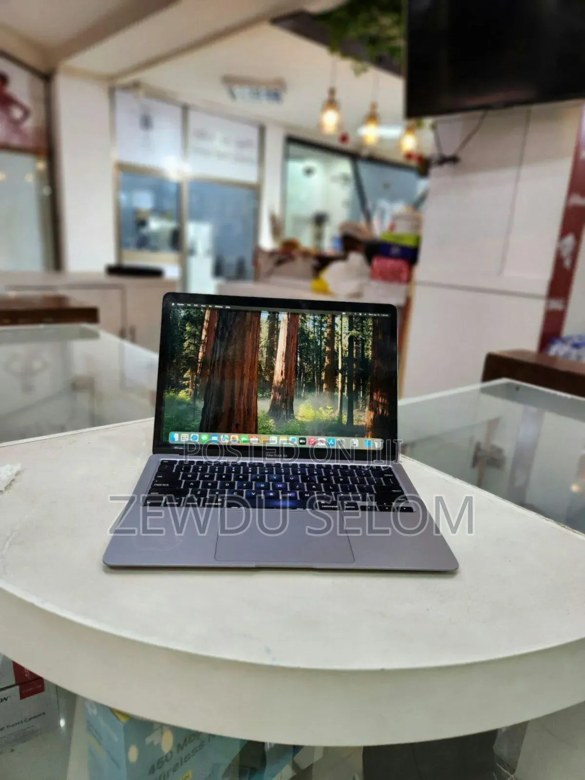 Laptop Apple MacBook Air 2020 8GB Intel Core I3 SSD 512GB