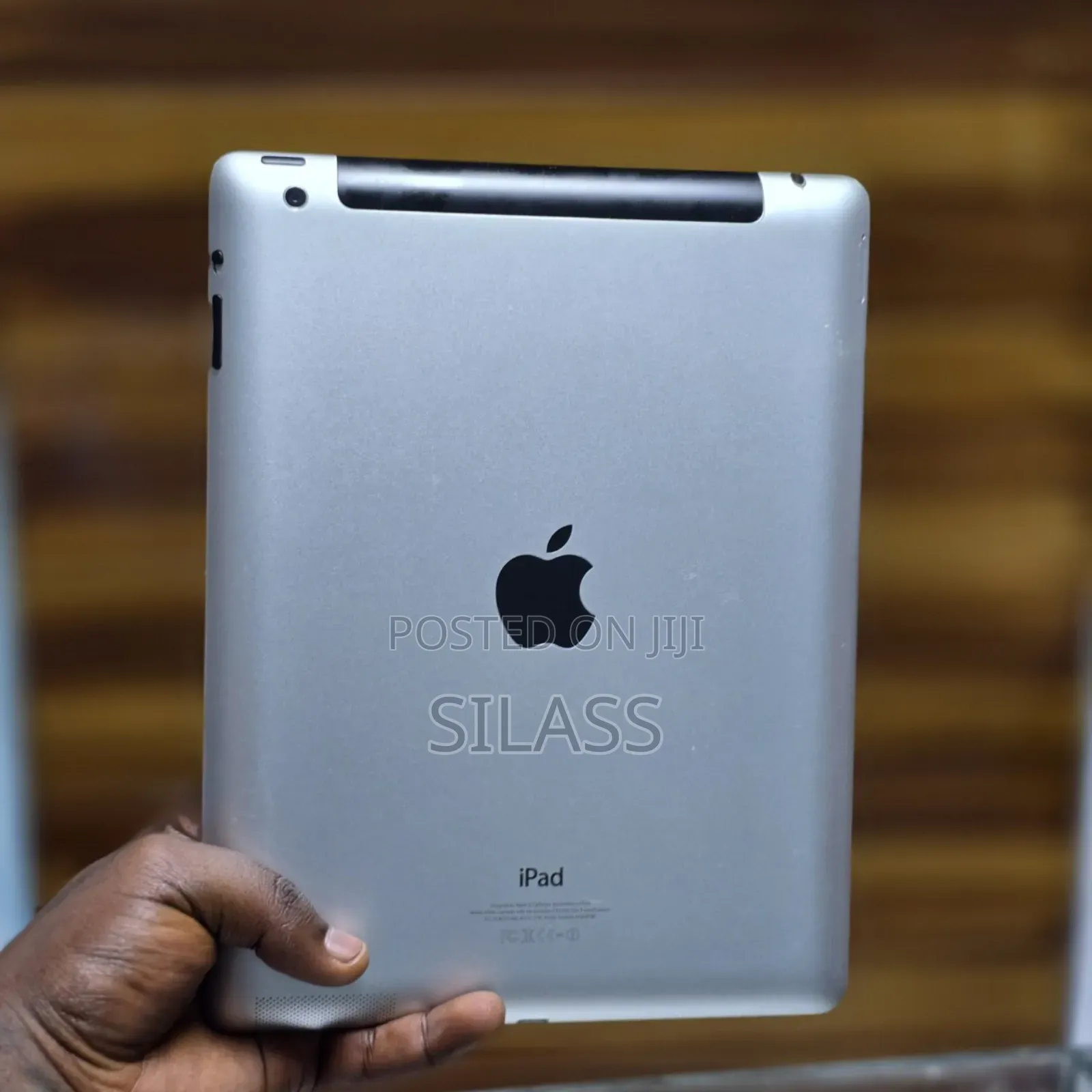 New Apple iPad 9.7 16 GB Silver