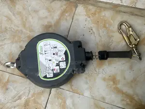 Fall Arrest Retractanle Type