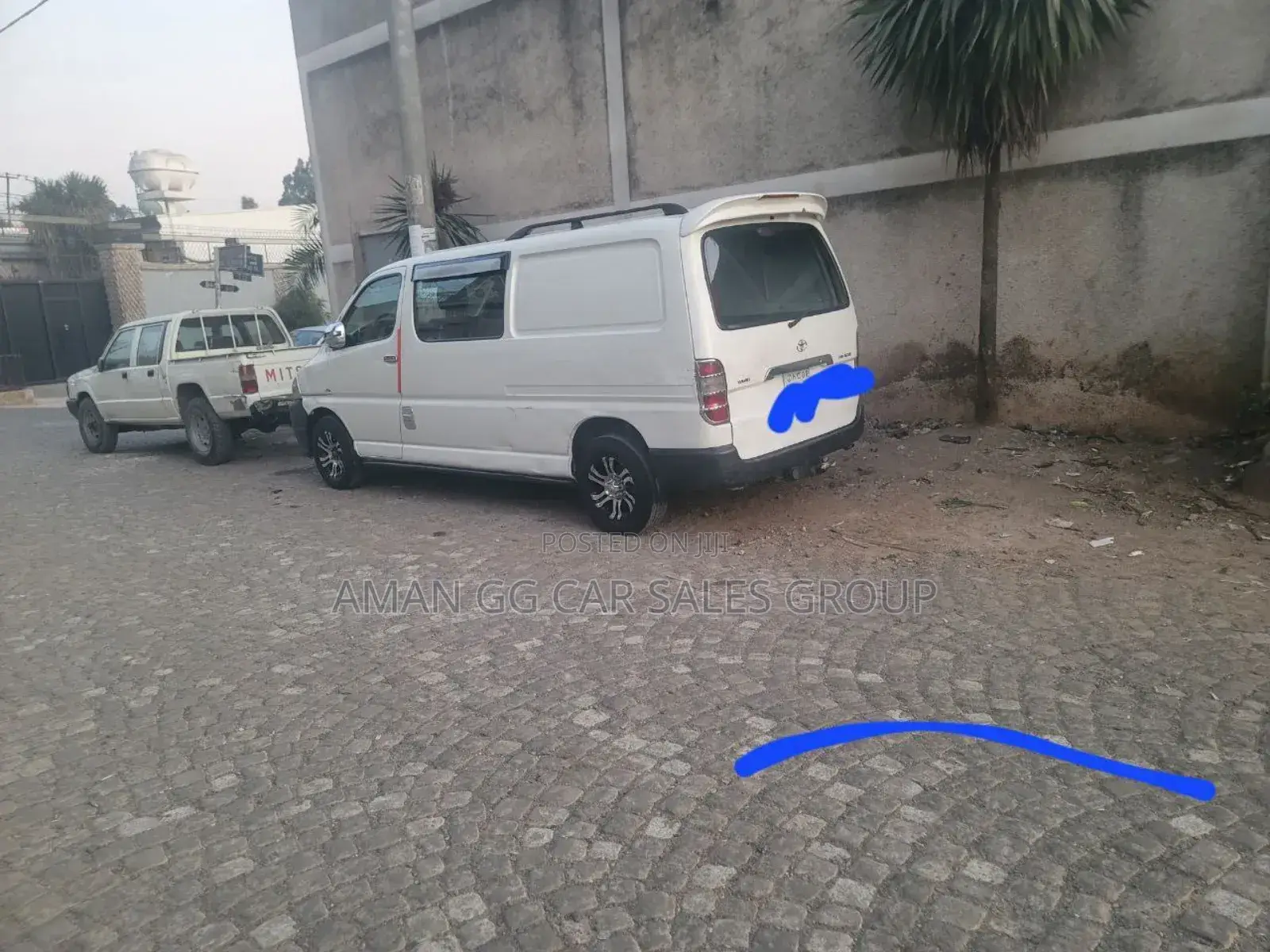 Toyota HiAce 2011 White