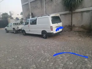 Toyota HiAce 2011 White
