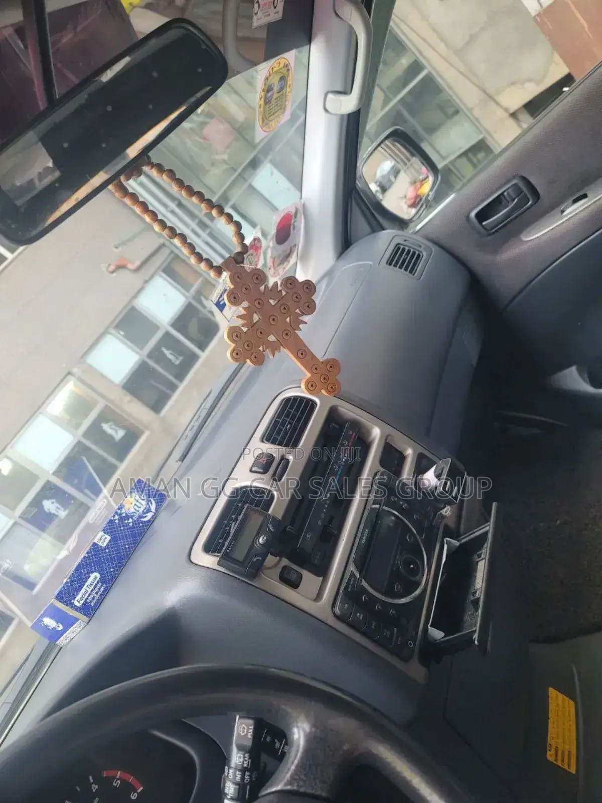 Toyota HiAce 2011 White