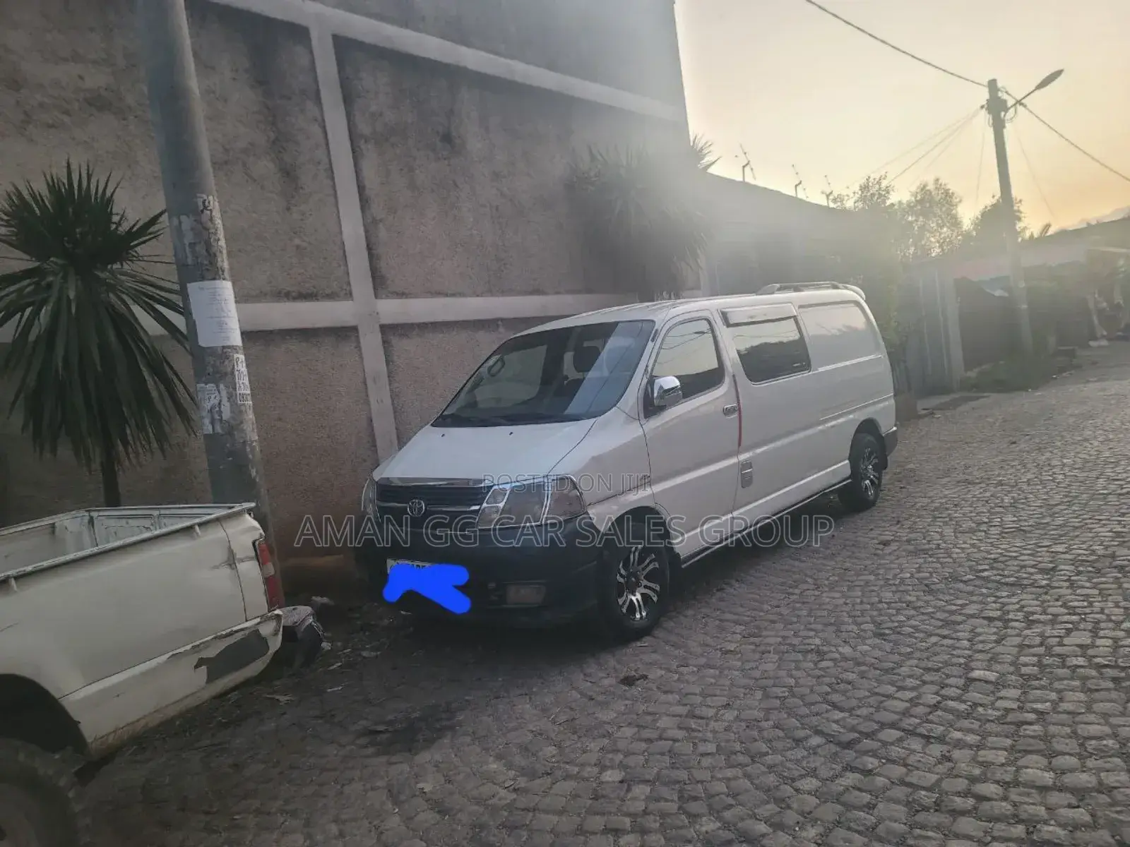Toyota HiAce 2011 White