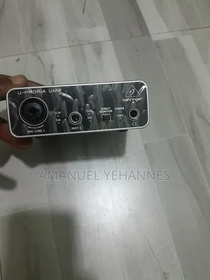 Behringer U-Phoria UM2