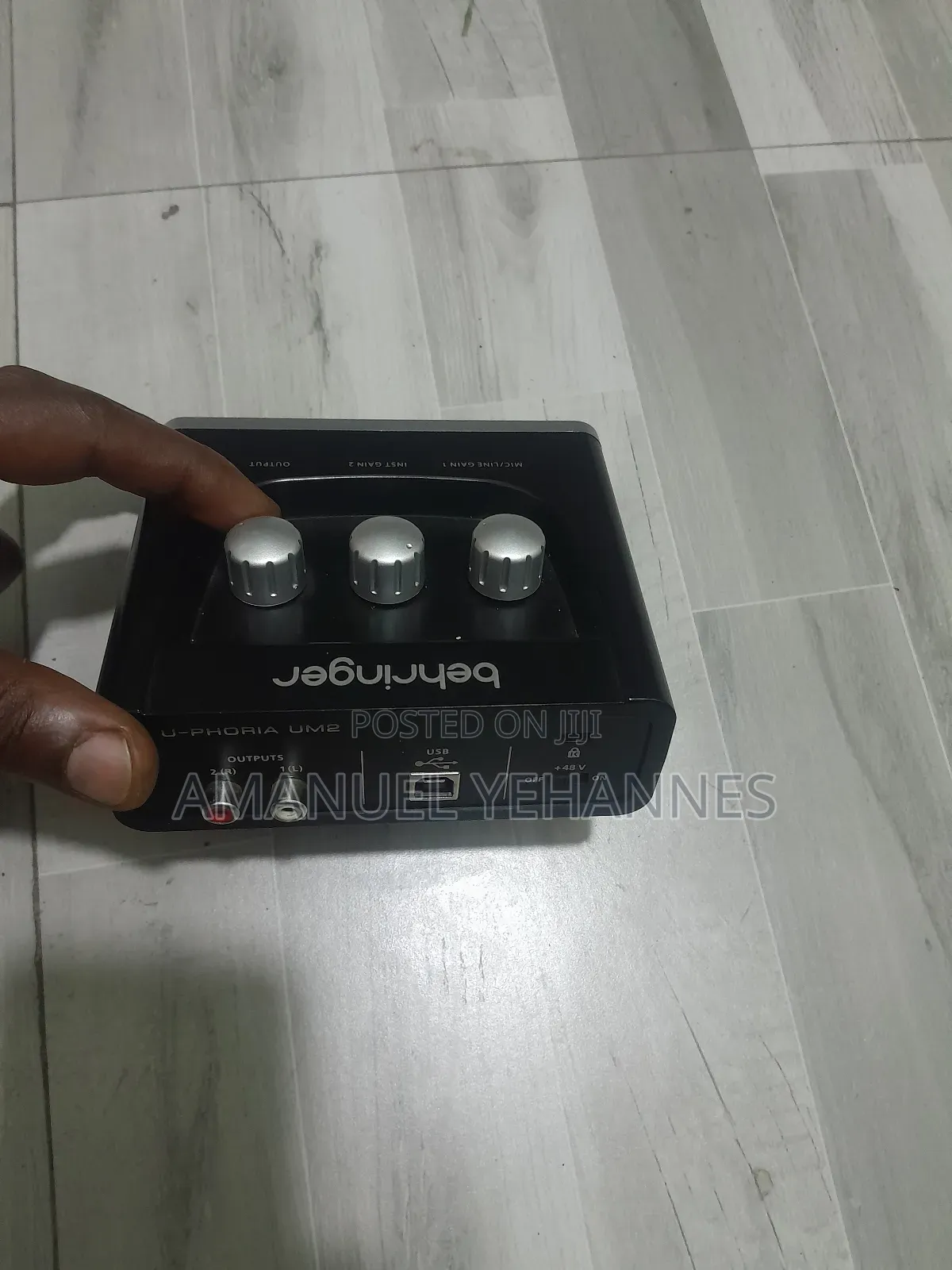 Behringer U-Phoria UM2