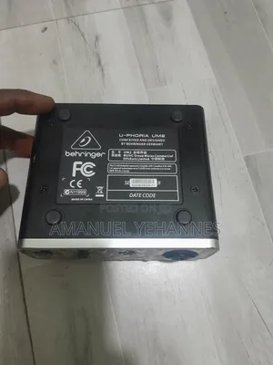 Behringer U-Phoria UM2