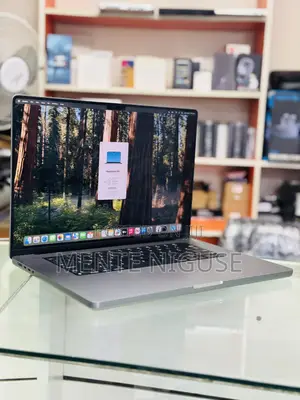 Photo - New Laptop Apple MacBook Pro 2021 M1 16GB Apple M1 Pro SSD 512GB