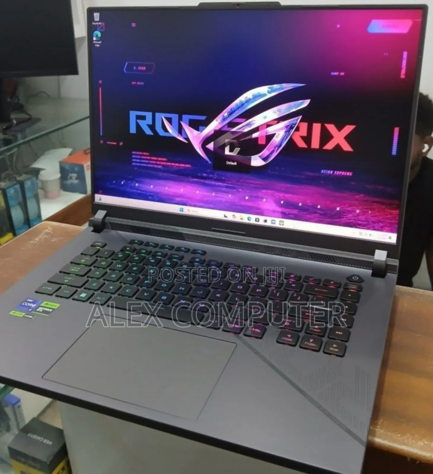 New Laptop Asus ROG Strix G15 32GB Intel Core I9 SSD 1T
