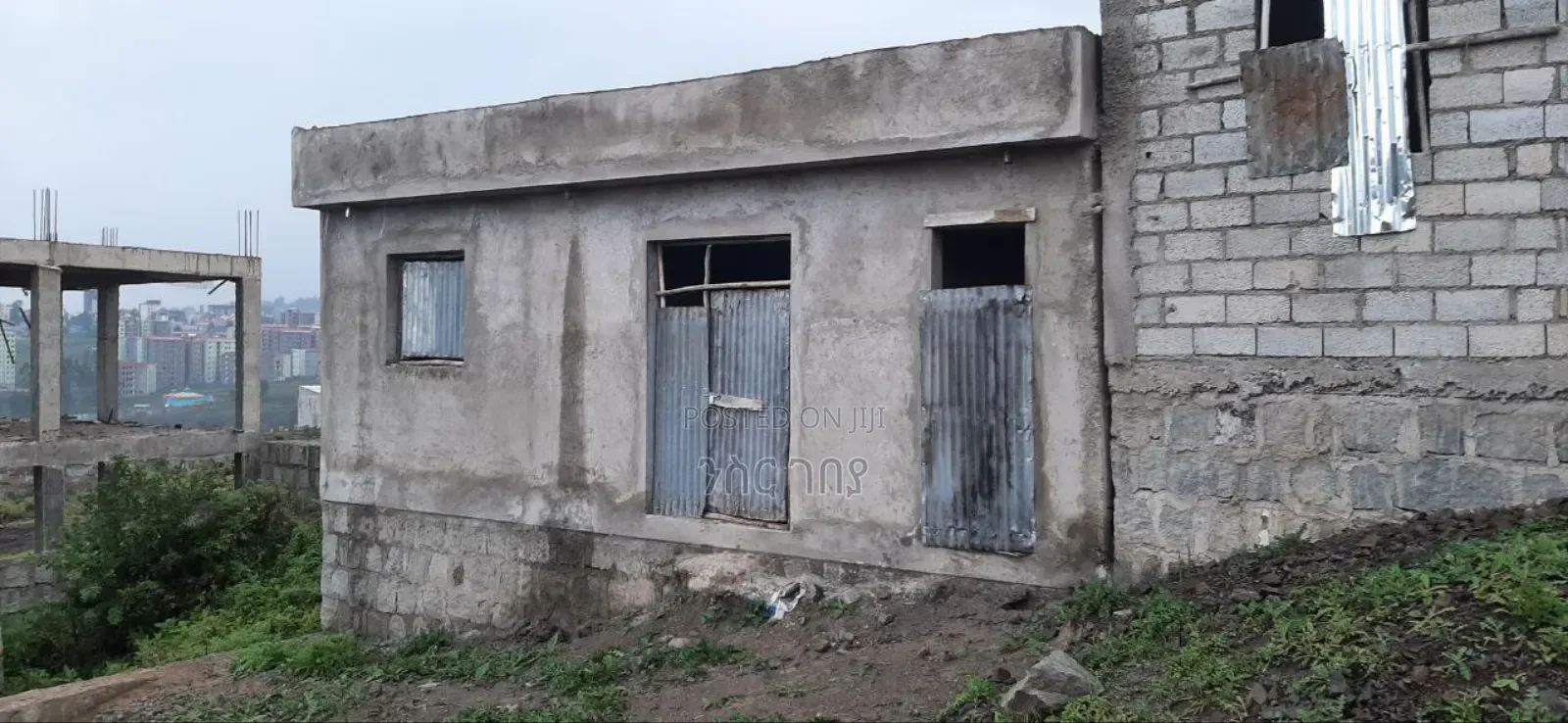 6bdrm House in Weregenu (Tafo), Yeka for sale