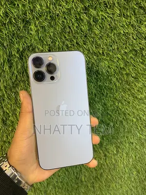 Photo - Apple iPhone 13 Pro Max 128 GB Blue