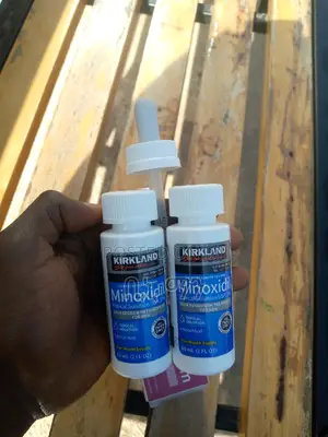 Photo - Original Minoxidil Kirkland 5% Made in Usa.