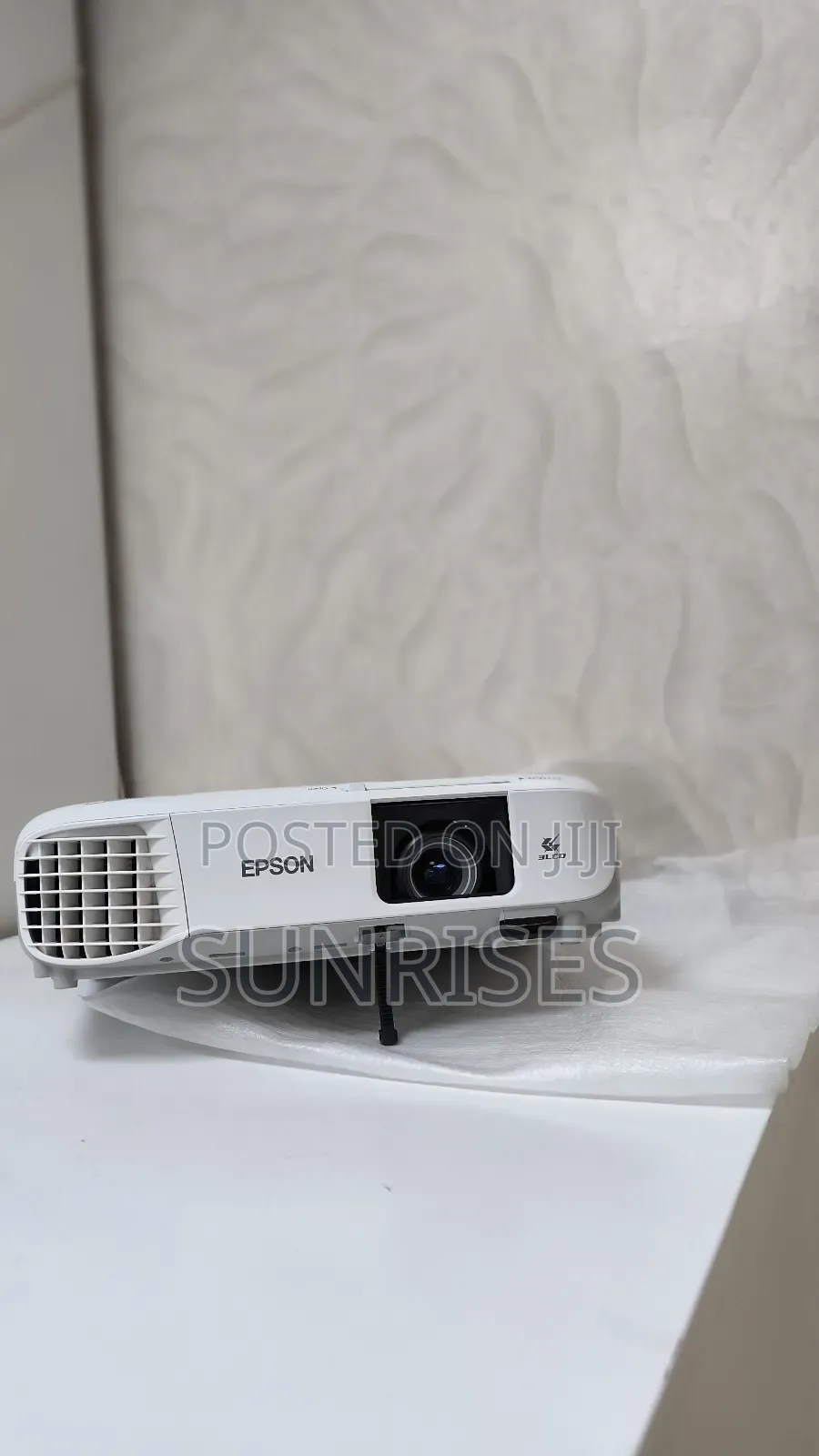 New Epson X39 Projecter