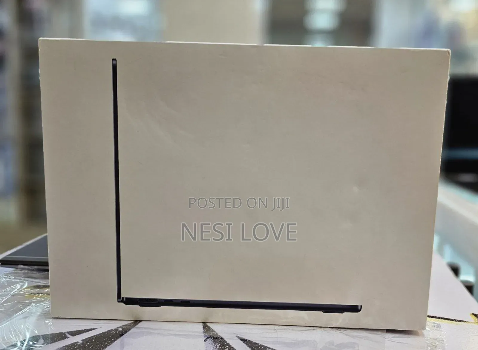 New Laptop Apple MacBook Air 2022 M2 16GB SSD 256GB