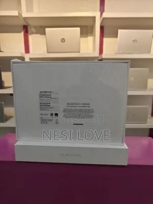 New Laptop Apple MacBook Air 2022 M2 16GB SSD 256GB