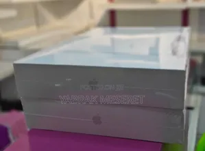 New Laptop Apple MacBook Air 2022 M2 8GB Apple M2 SSD 256GB