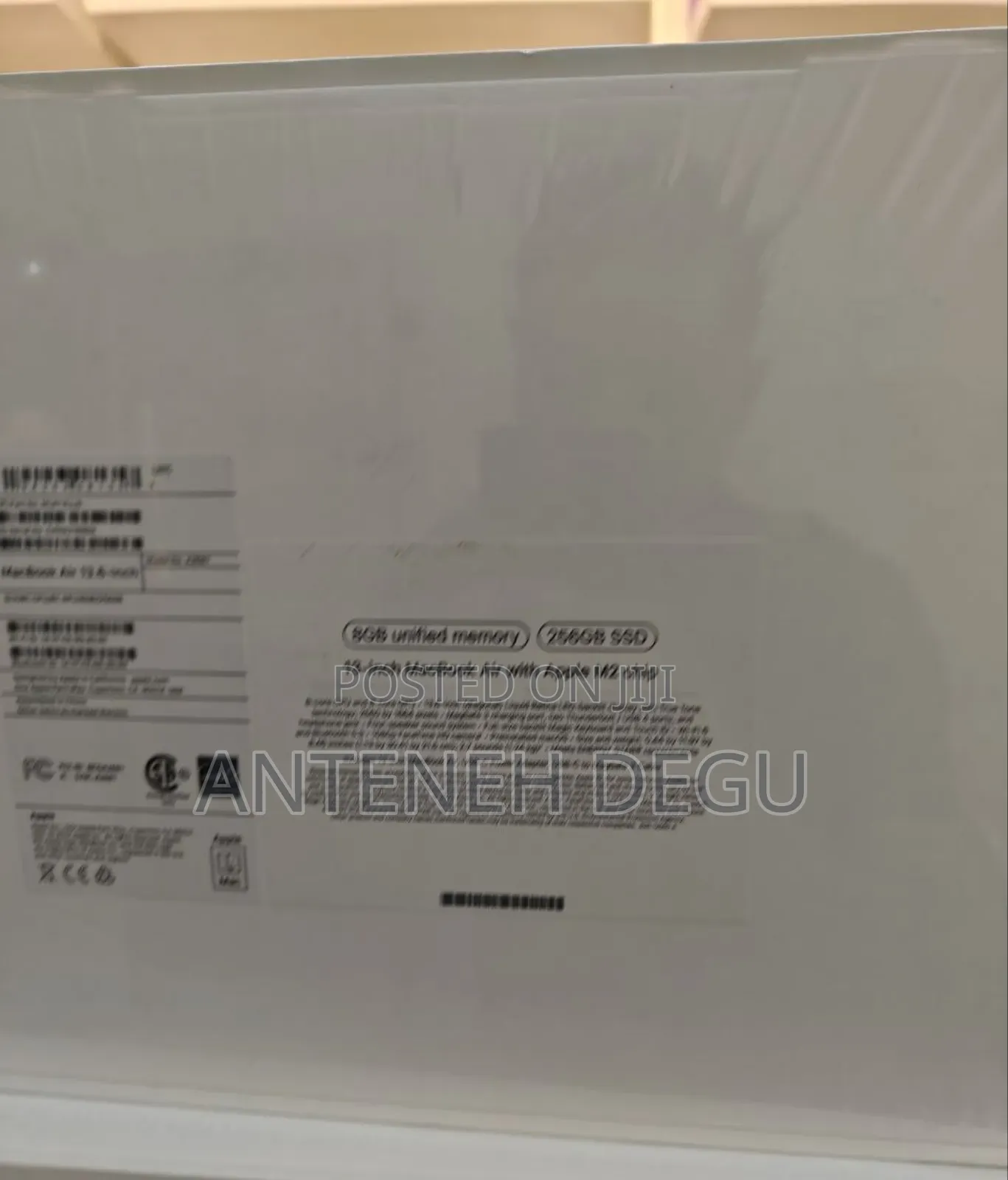 New Laptop Apple MacBook Air 2022 M2 8GB Apple M2 SSD 256GB