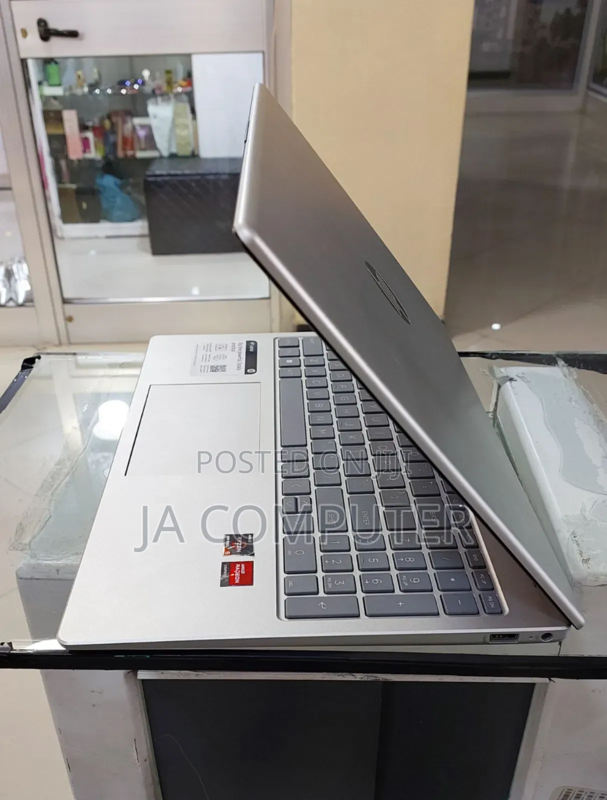 New Laptop HP Stream Notebook 8GB AMD Ryzen 5 SSD 512GB