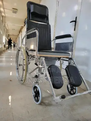 Toilet Wheelchair上₩Adjustable Footrest,Padded Armrest 0₩ዊልቼር