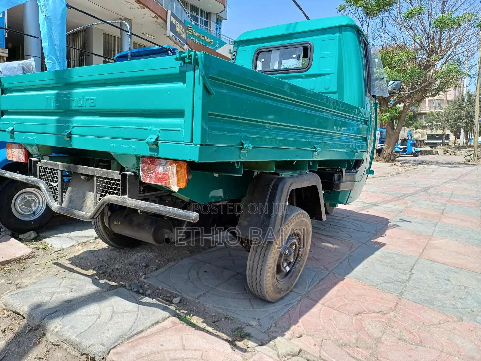 New Mahindra Centuro 2024 Blue