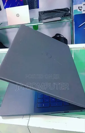 New Laptop Dell Vostro V13 8GB Intel Core I3 SSD 256GB