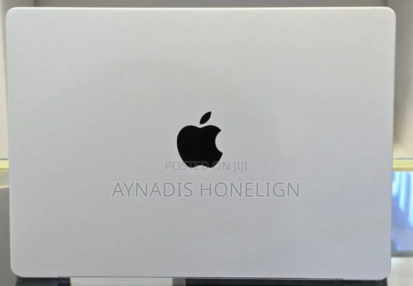 New Laptop Apple MacBook Pro M1 16GB Apple M1 Pro SSD 512GB