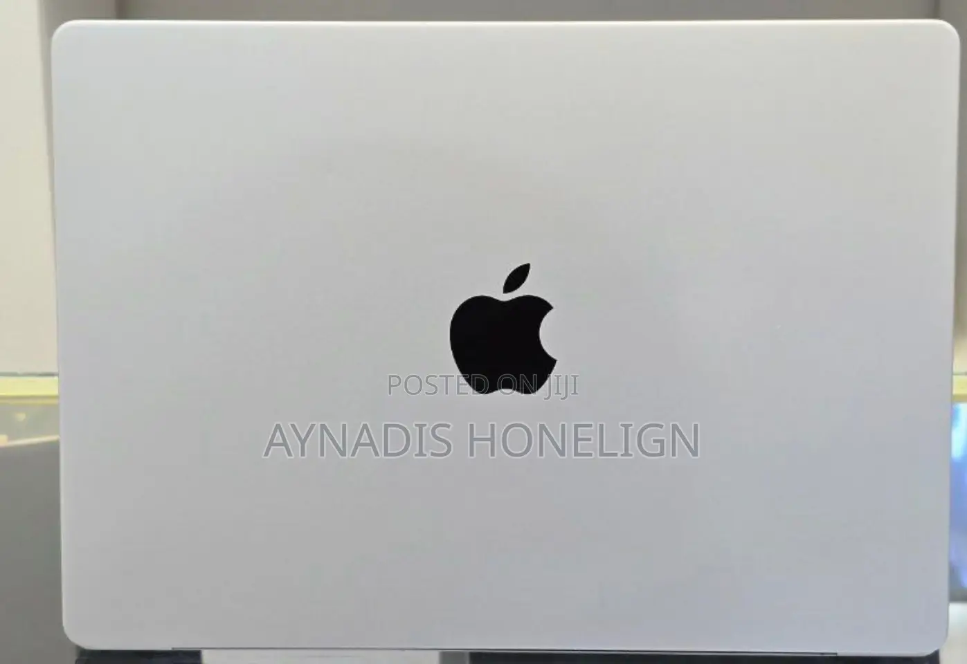 New Laptop Apple MacBook Pro M1 16GB Apple M1 Pro SSD 512GB