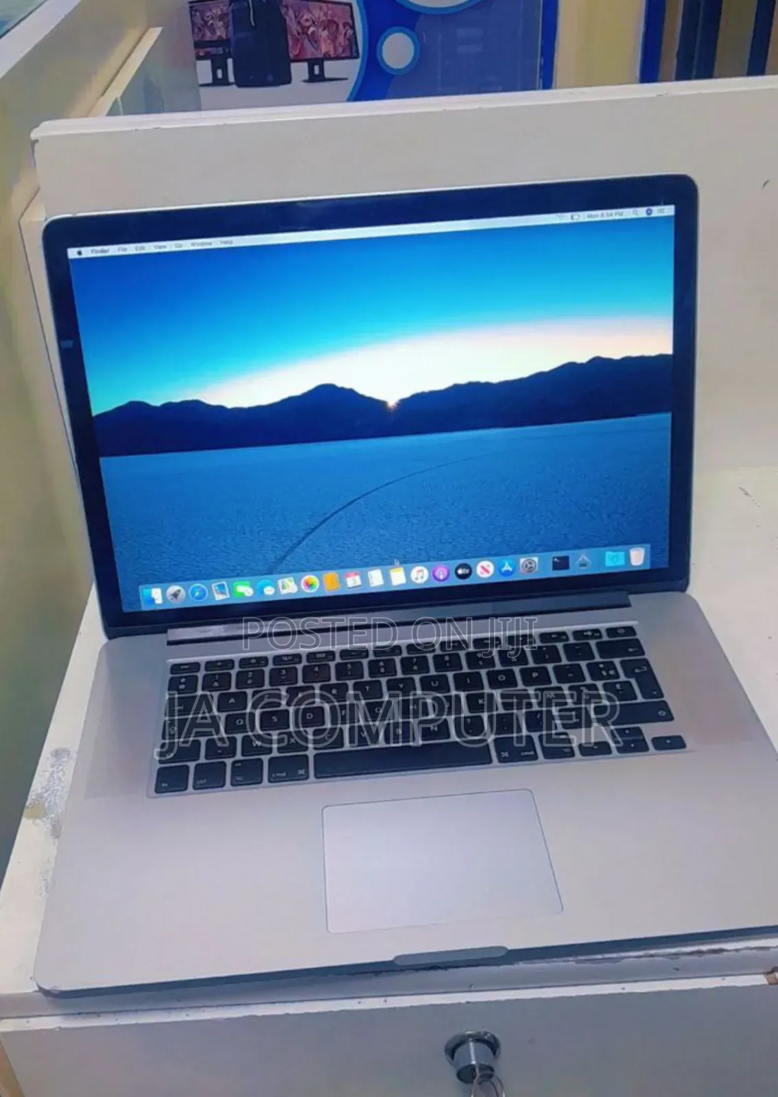 New Laptop Apple MacBook Pro 2014 16GB Intel Core I7 SSD 256GB
