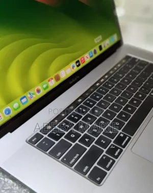 New Laptop Apple MacBook Pro 2017 16GB Intel Core I7 SSD 512GB