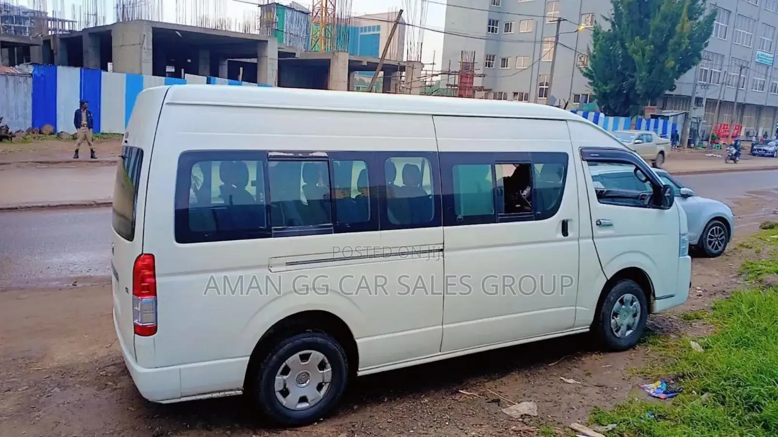 Toyota HiAce 2014 White